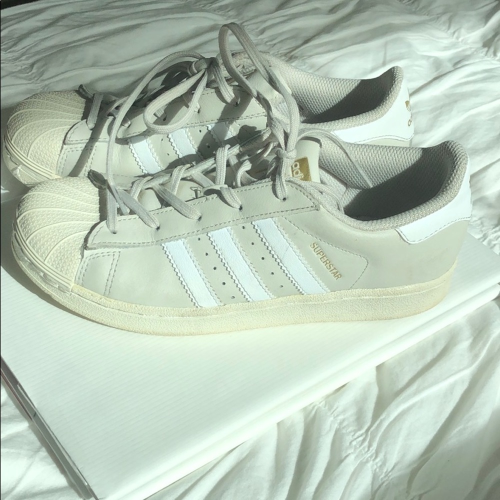 Adidas Sneakers